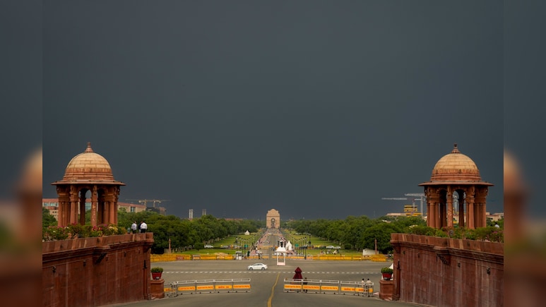 Delhi Sees Above-Normal Temperature, Rain Likely Over Next 2 Days