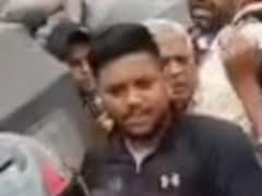 नोएडा में पत्नी किसी और के साथ कर रही थी शॉपिंग, जब पति ने दोनों को पकड़ा तो बीच रोड पर मचा बवाल