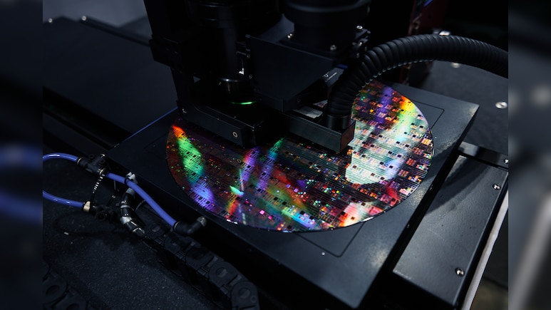 Taiwan Eyes Curbs on AI Chip Sales to China to Align With US