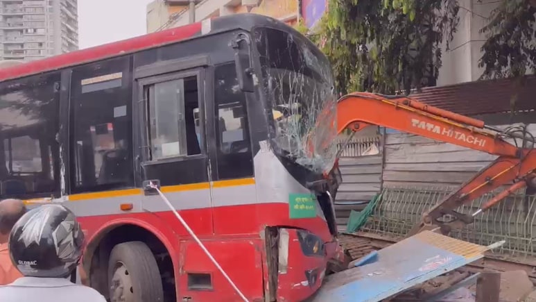 On CCTV, 1 Dead As Bus Rams Vehicles In Mumbai During Peak Traffic Hour
