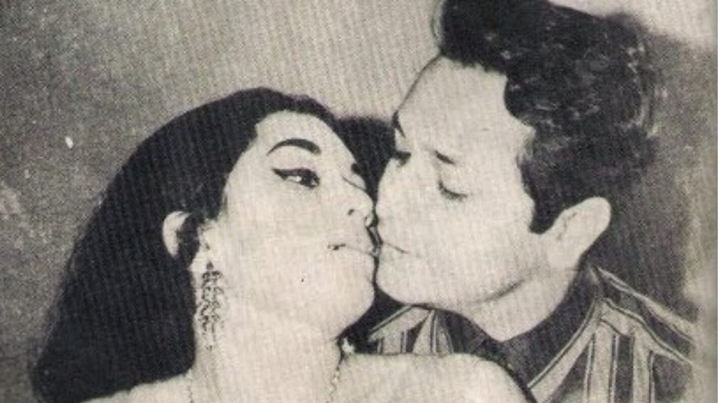 Rekha, Biswajeet And A Kiss She Never Consented To: The Story Behind The Headlines