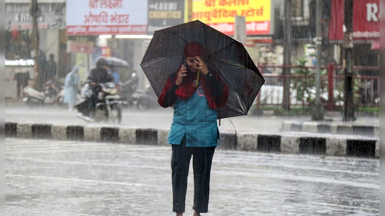 MP Weather: मध्य प्रदेश के 52 जिलों में आंधी की चेतावनी, 45 जिलों में बारिश के आसार; पढ़ें IMD का अपडेट