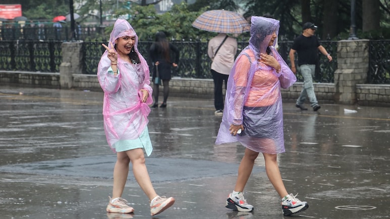 Rain Alert: आज से 6 दिन आंधी, तूफान-बारिश... यूपी के 55 जिलों में IMD अलर्ट, दिल्ली NCR में भी मॉनसून का इंतजार, जानें आज का मौसम