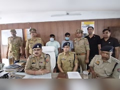 ग्रेटर नोएडा में पुलिस और बदमाशों के बीच मुठभेड़, पुलिस ने 50 लाख की ज्वेलरी और 11 लाख रुपये किया बरमाद