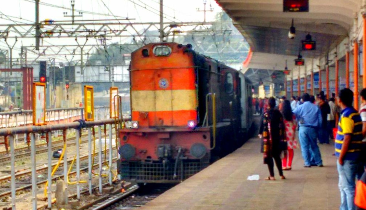 साईंं भक्तों के लिए सौगात: पुणे-शिरडी के बीच डायरेक्ट ट्रेन, जानिए रूट और शिरडी के बारे में डिटेल