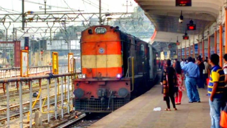 साईंं भक्तों के लिए सौगात: पुणे-शिरडी के बीच डायरेक्ट ट्रेन, जानिए रूट और शिरडी के बारे में डिटेल