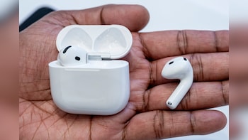 AirPods Maker Luxshare Seeks Up to $3.1 Billion From Hong Kong Listing