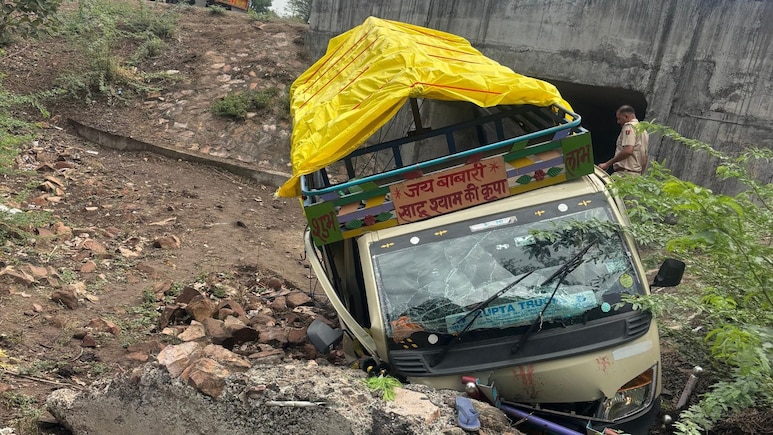 झालावाड़ में भीषण सड़क हादसा, कमलेश्वर महादेव के दर्शन कर लौट रहे 3 श्रद्धालुओं की मौत