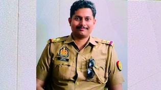 IPS श्लोक कुमार का 'सिंघम' अवतार, मथुरा में अपने ही दारोगा को क्&zwj;यों करवाया अरेस्&zwj;ट?