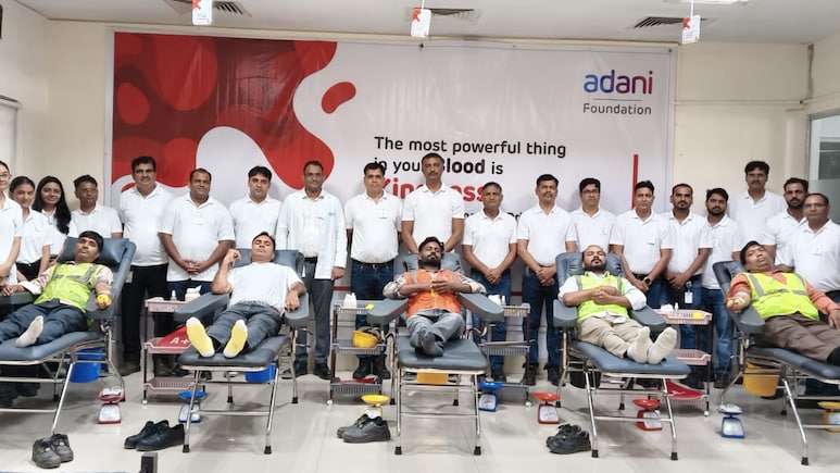 गौतम अदाणी के जन्मदिन पर अदाणी फाउंडेशन ने बनाया रिकॉर्ड, 754 स्थानों से संग्रहित किया 52,306 यूनिट रक्त