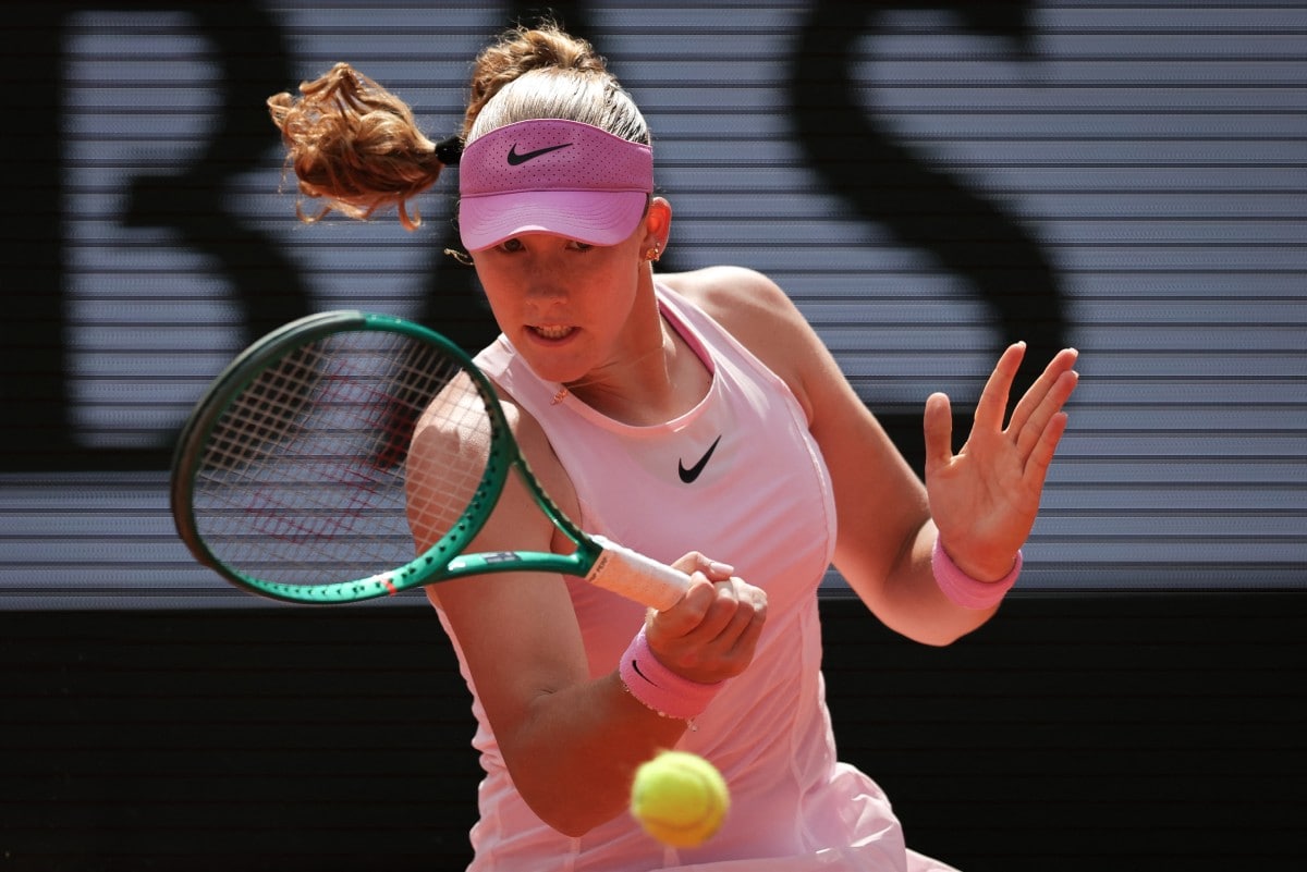 Andreeva Beats Chwalinska In French Open Women's Final For First Grand Slam