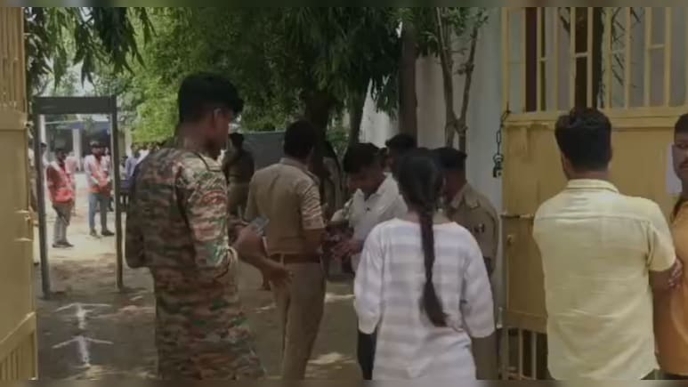 बिहार में NEET री एग्जाम में सॉल्वर गैंग ने बिठाए थे नकली परीक्षार्थी,  अब तक 9 'मुन्नाभाई' सहित 30 अरेस्ट