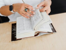 Confabulation का मतलब क्&zwj;या है, सुनकर कहीं कन्&zwj;फ्यूज तो नहीं हो गए!