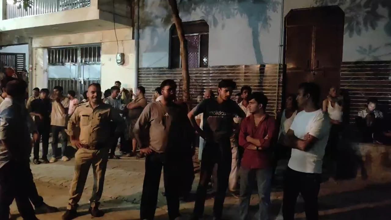 मथुरा में पति ने पत्नी को गोली मारी, फिर खुद की भी जान दी, लंबे समय से चल रहा था विवाद 