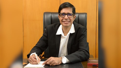 सफलता की असली कहानी- कभी JEE एग्&zwj;जाम में हो गए थे फेल, आज हैं IIT मद्रास के डायरेक्&zwj;टर