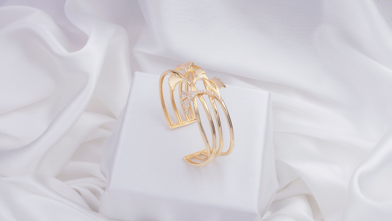 Gold-Toned vs Silver-Toned Bracelets: Which Suits Your Wardrobe Best?