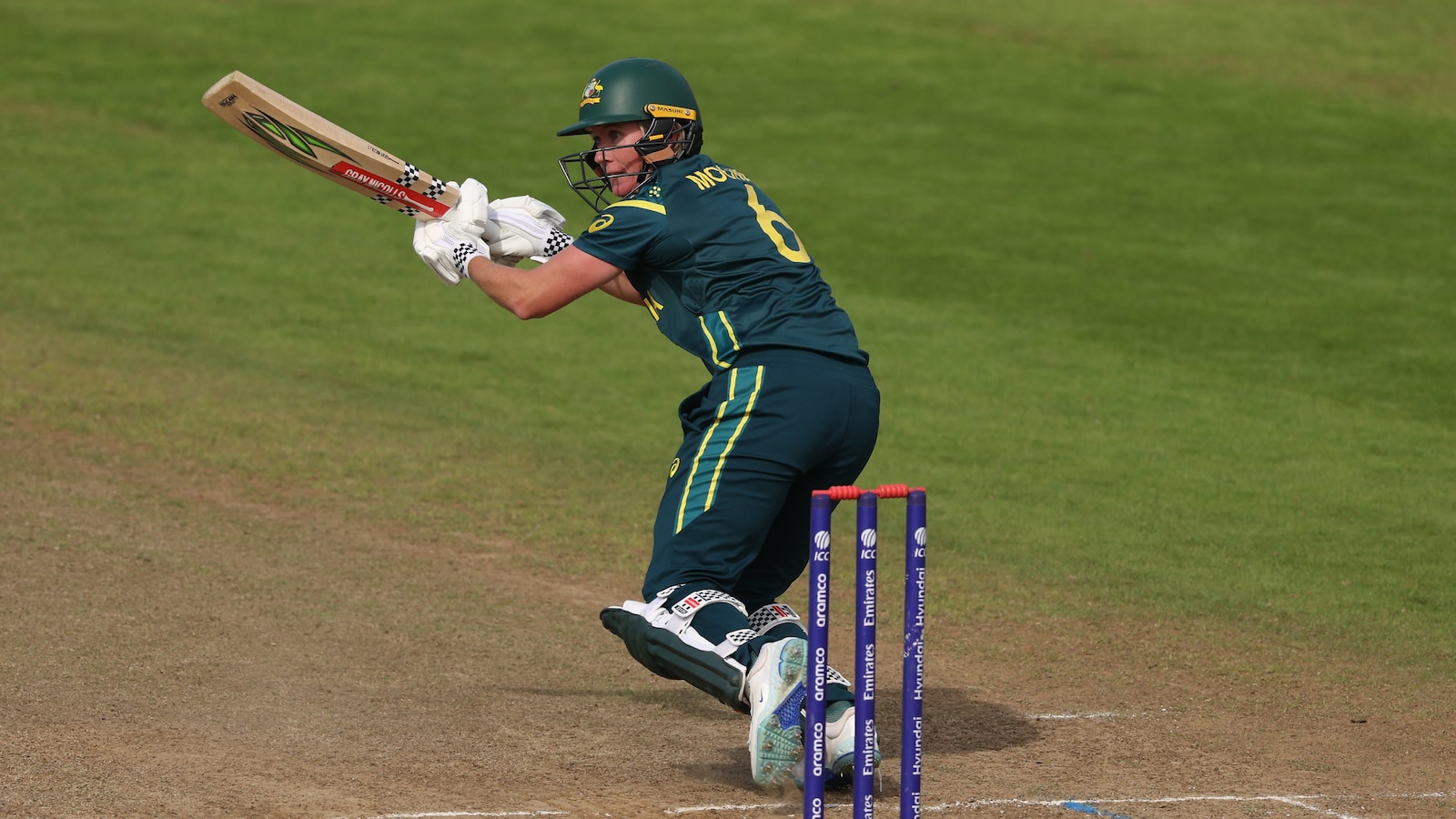Beth Mooney Stars For Australia In Womens T20 World Cup Before Injury Scare