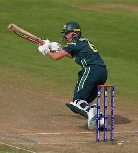 Beth Mooney Stars For Australia In Womens T20 World Cup Before Injury Scare