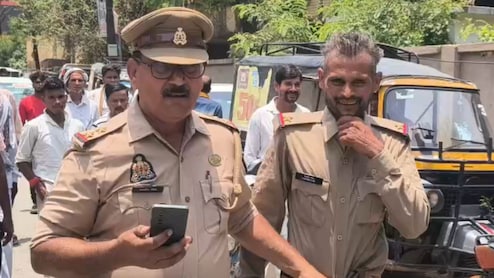 म&zwj;िर्जापुर कलेक्&zwj;ट्रेट में घूम रहा था 'दरोगा', शक होने पर लोगों ने बुलाई पुल&zwj;िस, हकीकत जानकर रह गए दंग