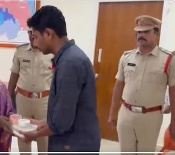ईमानदारी की मिसाल! होटल कर्मचारी ने लौटाए 40 लाख के सोने के गहने, सोशल मीडिया पर हो रही जमकर तारीफ