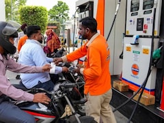 Petrol Diesel Price Today: कच्चे तेल के दाम धड़ाम! दिल्ली,मुंबई से नोएडा तक पेट्रोल-डीजल की नई कीमतें जारी, चेक करें ताजा रेट