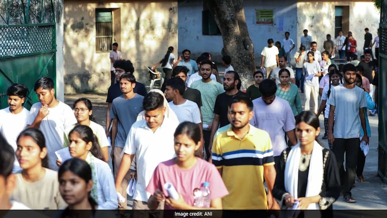 NEET Re-Exam 2026: अलर्ट! NTA ने जारी किया ऑफिशियल WhatsApp नंबर, सिर्फ इस 'ब्लू टिक' वाले नंबर पर करें भरोसा