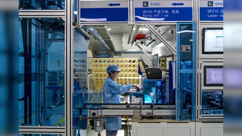 China's Manufacturing Activity Returns to Growth as Exports Boom