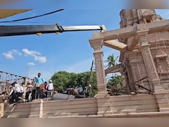 महाराष्ट्र: निर्माणाधीन मारुति मंदिर का छज्जा गिरा, 20 से 25 लोग दबे होने की आशंका, रेस्क्यू जारी