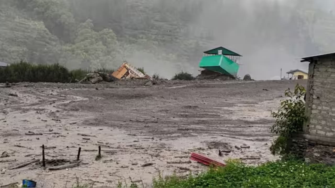जलवायु संकट से उत्तराखंड के पहाड़ों पर बढ़ा जोखिम, क्या कहती