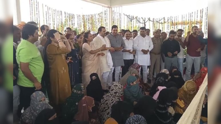 यूपी: एक मंडप में 40 निकाह और 100 विवाह; सीएम योगी की तरफ से नवविवाहिताओं को मिले खास तोहफे