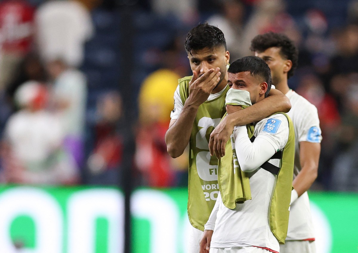 Disallowed stoppage-time goal leaves Iran missing a World Cup last-32 spot
