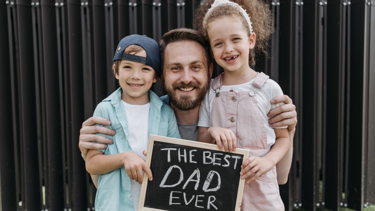 Thoughtful Fathers Day Gifts That Blend Style, Comfort And Meaning Thoughtful Fathers Day Gifts That Blend Style, Comfort And Meaning