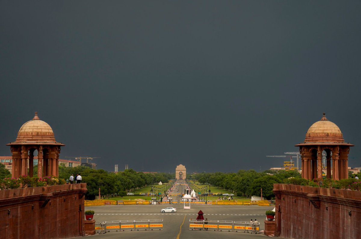 Weather LIVE Updates: Delhi-NCR Wakes Up To Cloud Skies As Weather Office Issues Red Alert