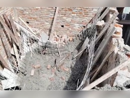 बुलंदशहर: निर्माणाधीन भवन का लेंटर गिरा, 6 मजदूर दबे, रेस्क्यू कर सभी को निकाला
