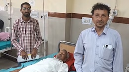 परिवार से 28 साल से अलग बुजुर्ग हुआ बीमार, हॉस्पिटल में दूसरे बेड के मरीज ने खींची तस्वीर और हो गया चमत्कार