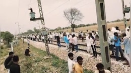 राजस्थान में पानी के लिए किसानों का उग्र प्रदर्शन, दिल्ली-मुंबई रेलवे ट्रैक जाम; महापंचायत जारी