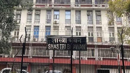 अब यादों में समा जाएगा शास्त्री भवन, सतीश गुजराल के भित्ति चित्रों और बंदरों का क्या होगा