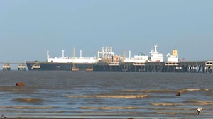 First LNG Tanker 'Disha' Reaches Dahej After 3-Month Hormuz Blockade