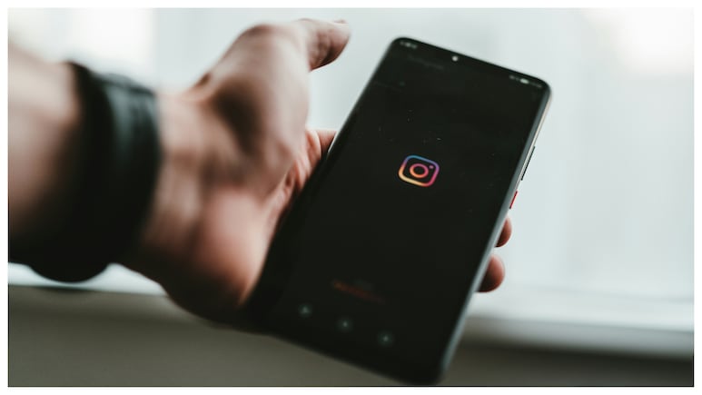 No More One-Caption Limit: Instagram Just Made Carousel Posts More Powerful With This New Feature