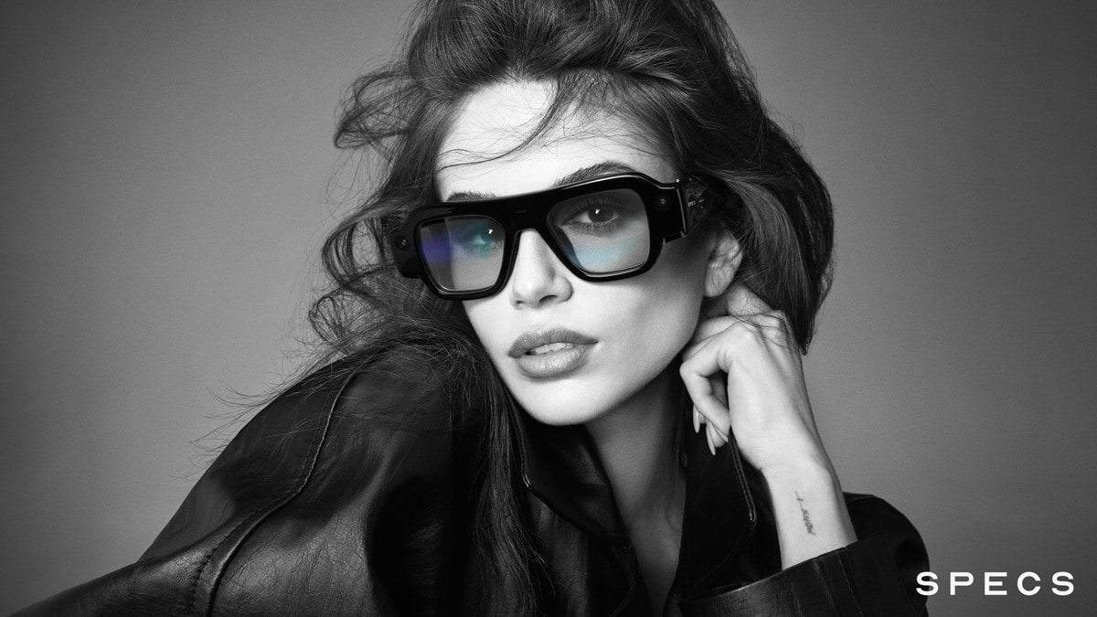 Specs AR Glasses लॉन्च, 20 घंटे चलेगी बैटरी, AI फीचर्स के साथ गजब के फायदे, जानें कीमत
