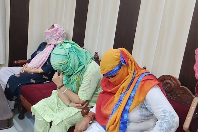 भरतपुर: 'नौकरी बचानी है तो पैसे दो', धमकाने वाली 3 महिला कर्मी ACB के जाल में फंसीं