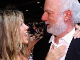 Jennifer Aniston Remembers <i>F.R.I.E.N.D.S</i> Director James Burrows: 'He Was A Father Figure To Me'