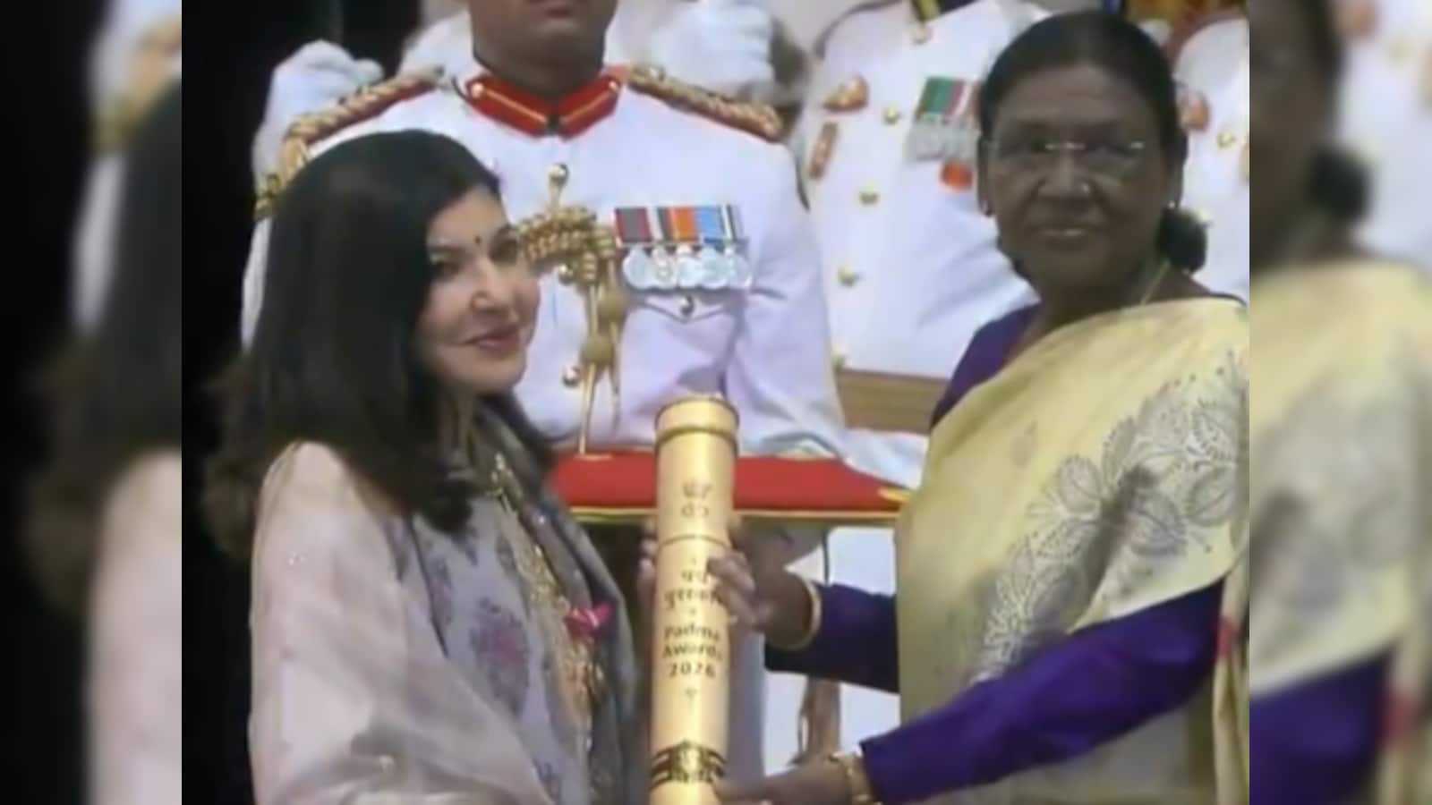 Alka Yagnik Receives Padma Bhushan at New Delhi Ceremony