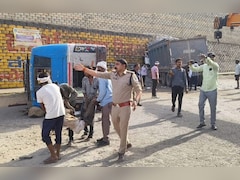 हाइवा और बस की भीषण टक्कर में 3 की मौत, 19 घायल; दो यात्रियों की हालत गंभीर