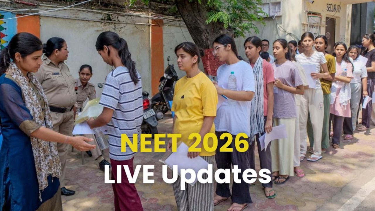 NEET Re-Exam Live Updates: दिल्लीNEET UG 2026 Re-Exam Live: दिल्ली के एग्जाम सेंटर्स में छात्रों की एंट्री शुरू, सख्ती से हो रही है चेकिंग के एग्जाम सेंटर्स में छात्रों की एंट्री शुरू, सख्ती से हो रही है चेकिंग