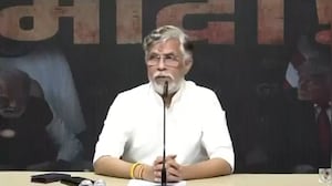 Shashi Tharoor vs Pawan Khera: Congress Leaders Clash Over PM Modi's G7 Remarks