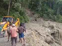 Heavy Rainfall Triggers Landslides, Blocks Geyzing-Legship Road In Sikkim