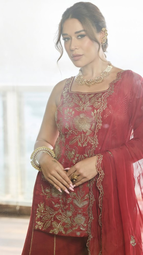 Krishna Shroff Nails Ethnic Glam