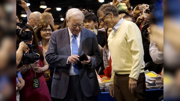 Warren Buffett Pauses Gates Foundation Donations Over Jeffrey Epstein Review