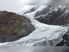टूरिस्ट बढ़े तो पहाड़ों का गला घोंट रहा वाहनों का धुआं, ब्लैक कार्बन से पिघल रहे हिमालय के ग्लेशियर